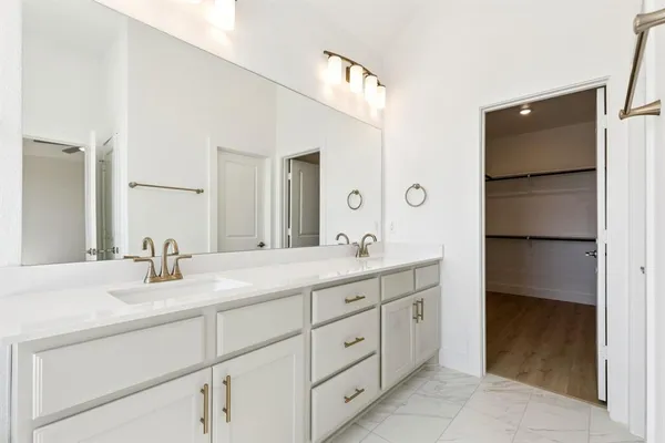 $654,900 | 133 Swan Lake Drive, Waxahachie, TX 75165