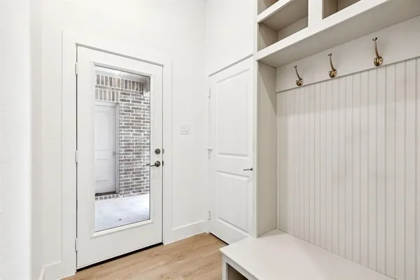 $654,900 | 133 Swan Lake Drive, Waxahachie, TX 75165