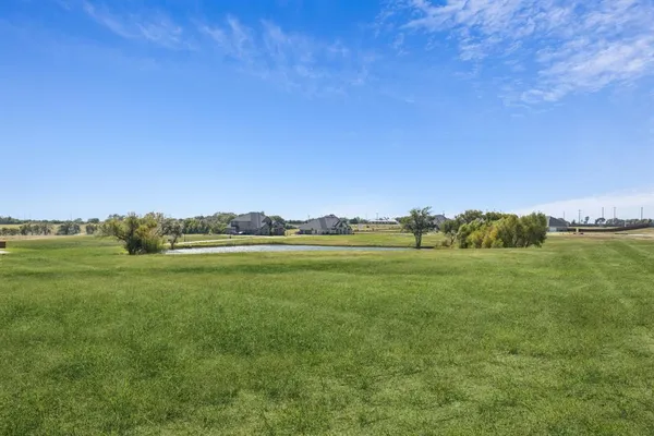 $654,900 | 133 Swan Lake Drive, Waxahachie, TX 75165