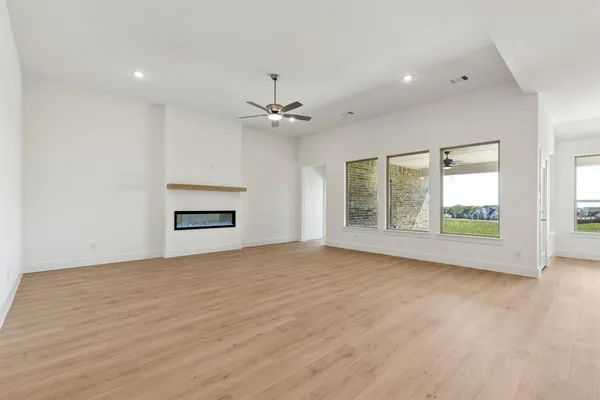 $654,900 | 133 Swan Lake Drive, Waxahachie, TX 75165