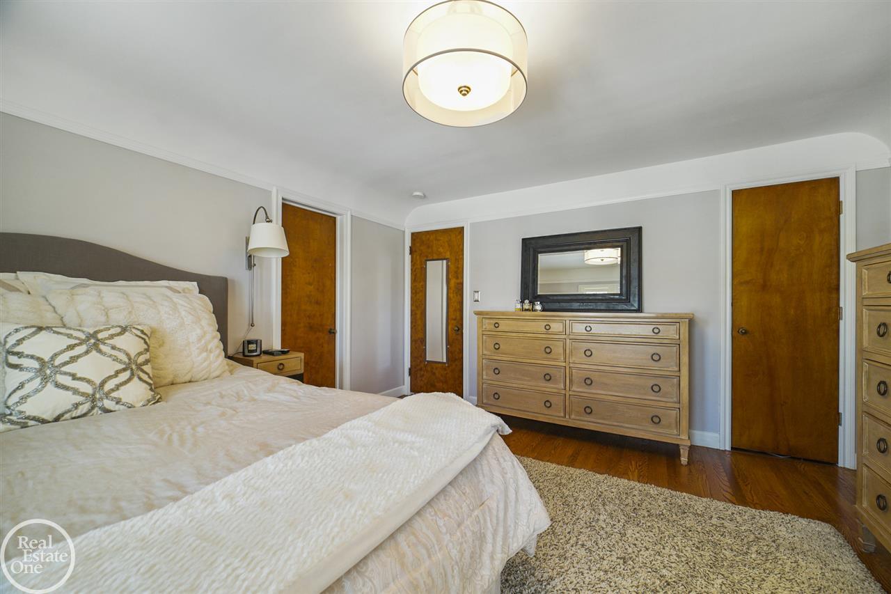 275 Moran Road Grosse Pointe, MI 48236 - Photo 25 of 43 50036996-24.JPG
