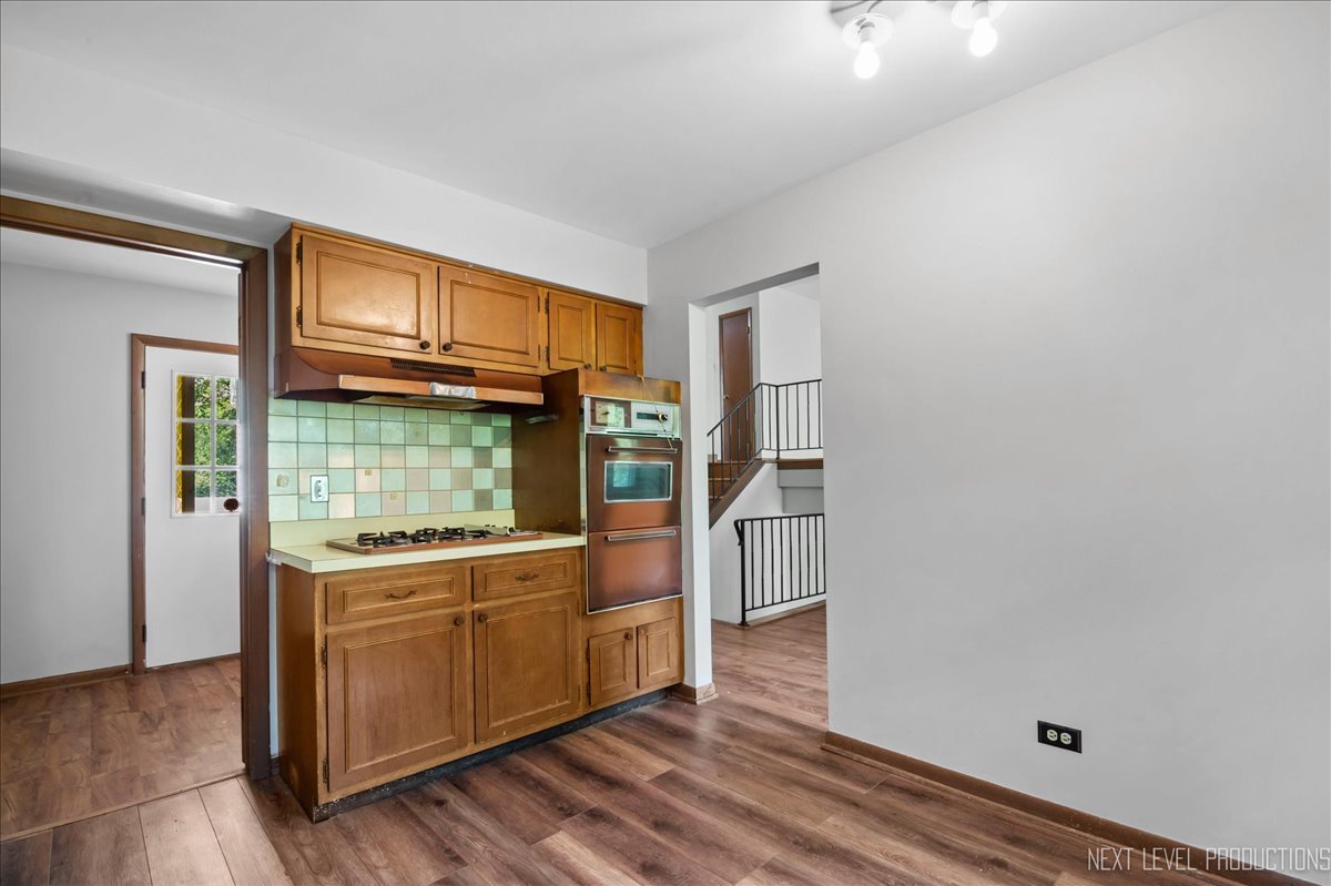 29W105 Geneva Road West Chicago, IL 60185 - Photo 5 of 28 Gallery Image 5