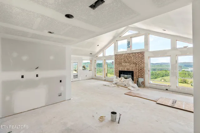 $695,000 | 124 Laura Lane, Maynardville, TN 37807