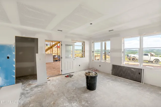 $695,000 | 124 Laura Lane, Maynardville, TN 37807