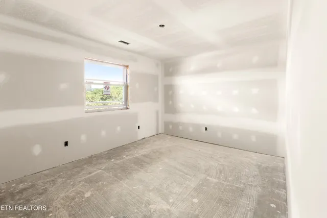 $695,000 | 124 Laura Lane, Maynardville, TN 37807