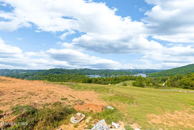 $695,000 | 124 Laura Lane, Maynardville, TN 37807