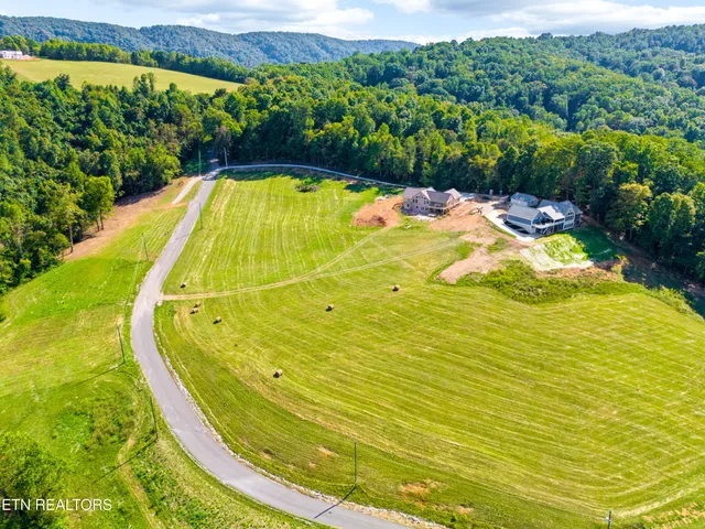 $695,000 | 124 Laura Lane, Maynardville, TN 37807