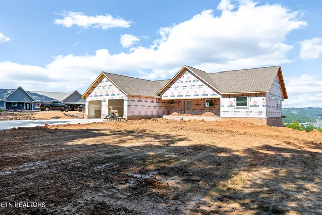 $695,000 | 124 Laura Lane, Maynardville, TN 37807