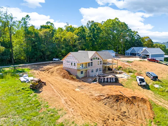 $695,000 | 124 Laura Lane, Maynardville, TN 37807