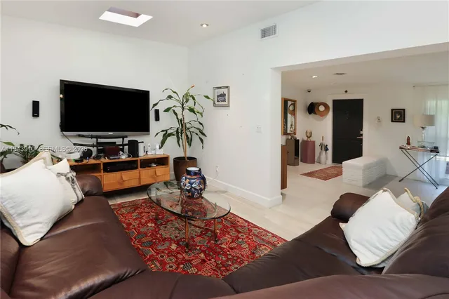 $1,675,000 | 6221 Southwest 65th Avenue, South Miami, FL 33143