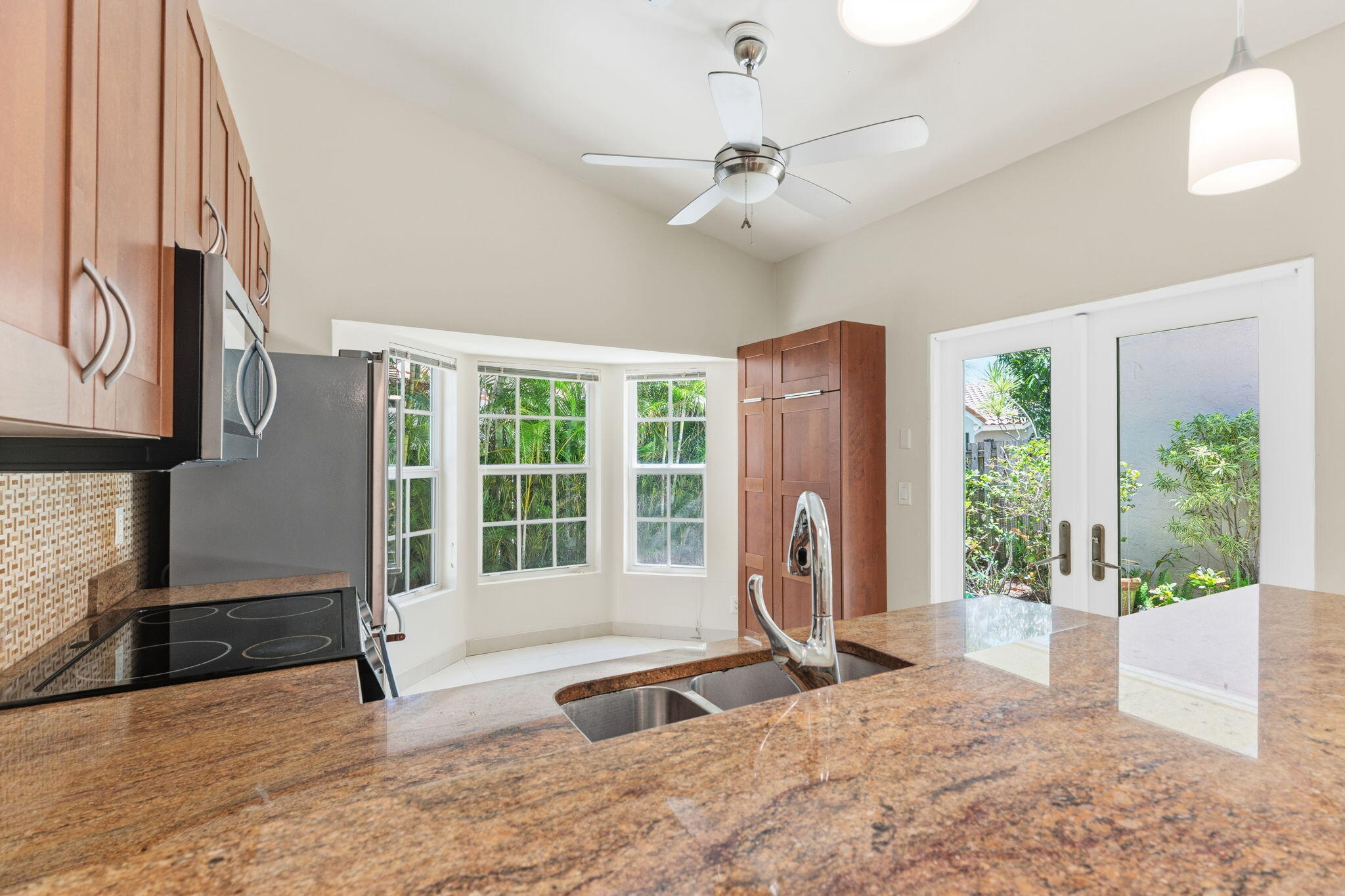 1472 Garden Road Weston, FL 33326 - Photo 12 of 30 11-web-or-mls-AR Media 11