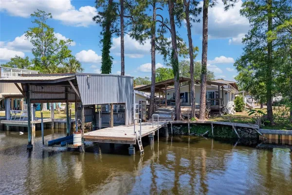$179,900 | 53 Southeast 241st Street, Old Town, FL 32680