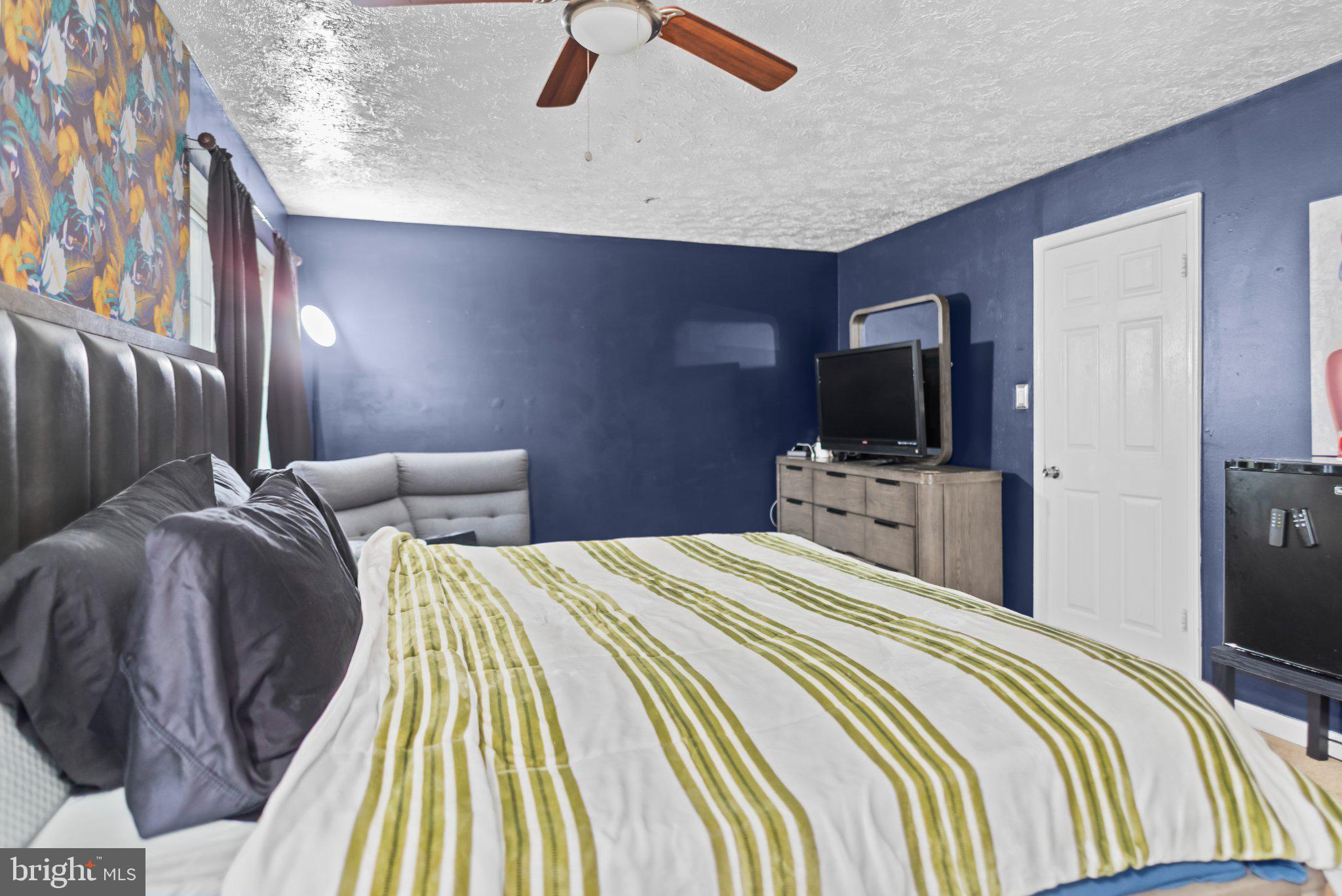 8508 Rheims Court Upper Marlboro, MD 20772 - Photo 15 of 28 Cozy retreat with bold accents.