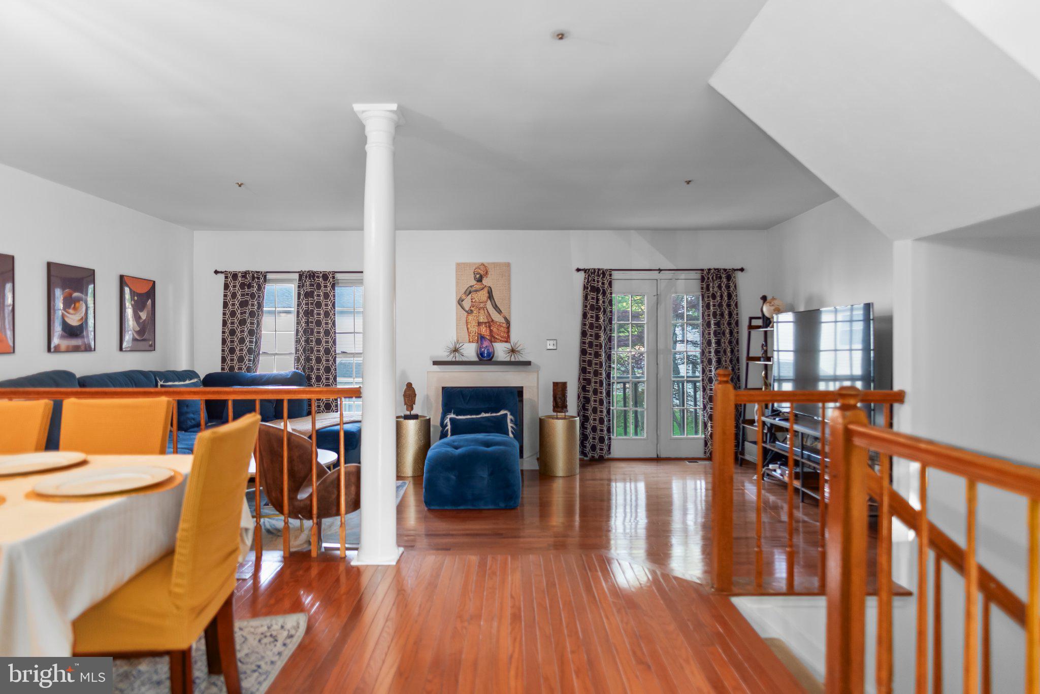 8508 Rheims Court Upper Marlboro, MD 20772 - Photo 5 of 28 Spacious living area with vibrant decor.