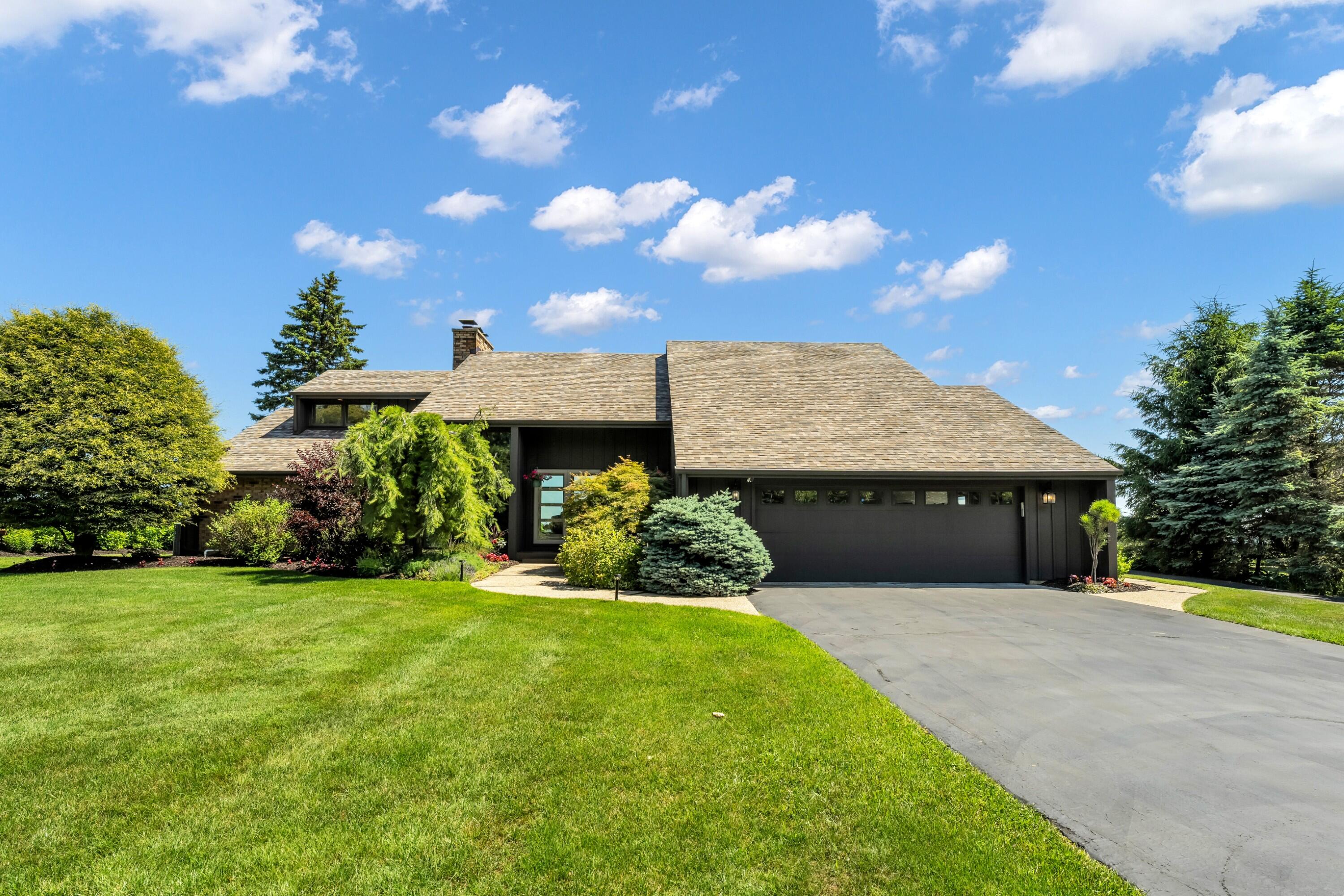 810 Waters Edge Road Caledonia, WI 53402 - Photo 5 of 92 Photo (5)
