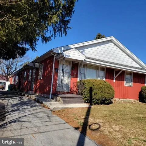 $1,195 | 304 Walnut Street, Unit B, Waynesboro, PA 17268
