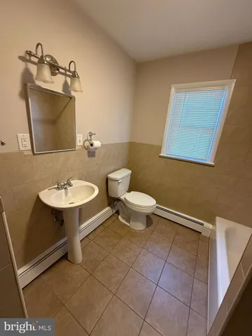 $1,195 | 304 Walnut Street, Unit B, Waynesboro, PA 17268