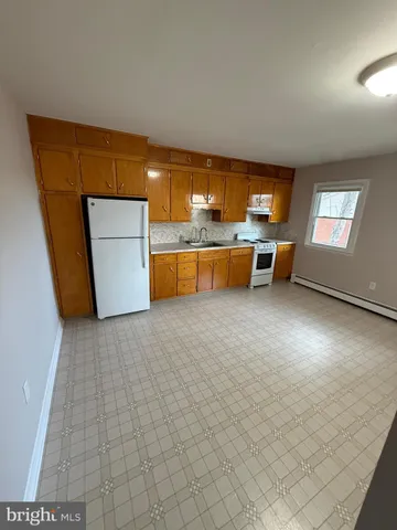 $1,195 | 304 Walnut Street, Unit B, Waynesboro, PA 17268
