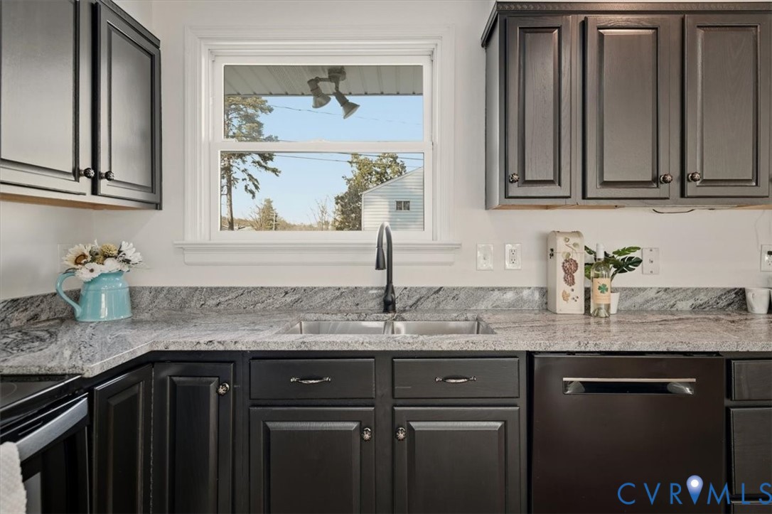 2720 Omega Road Henrico, VA 23228 - Photo 11 of 45 Sleek black cabinets