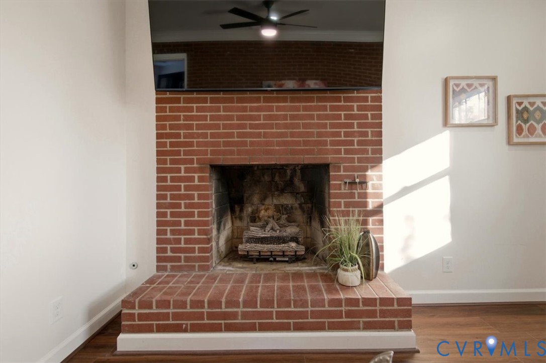2720 Omega Road Henrico, VA 23228 - Photo 20 of 45 Gas fireplace