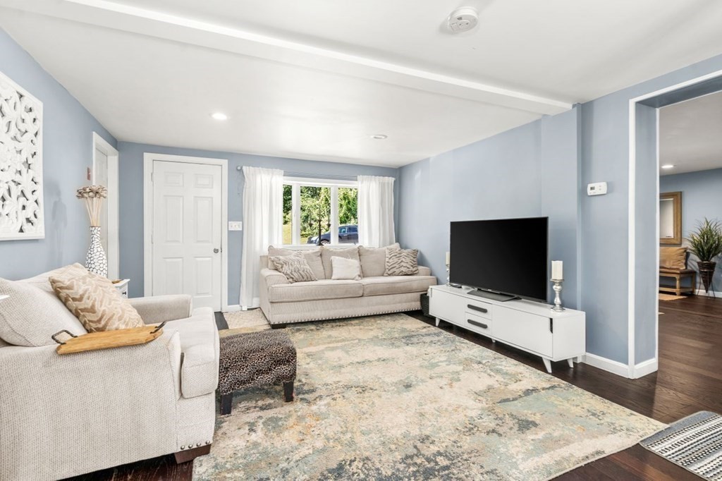 18 Waterman Road Auburn, MA 01501 - Photo 7 of 28 Gallery Image 7