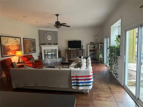 $5,800 | 439 Brady Lane, West Lake Hills, TX 78746