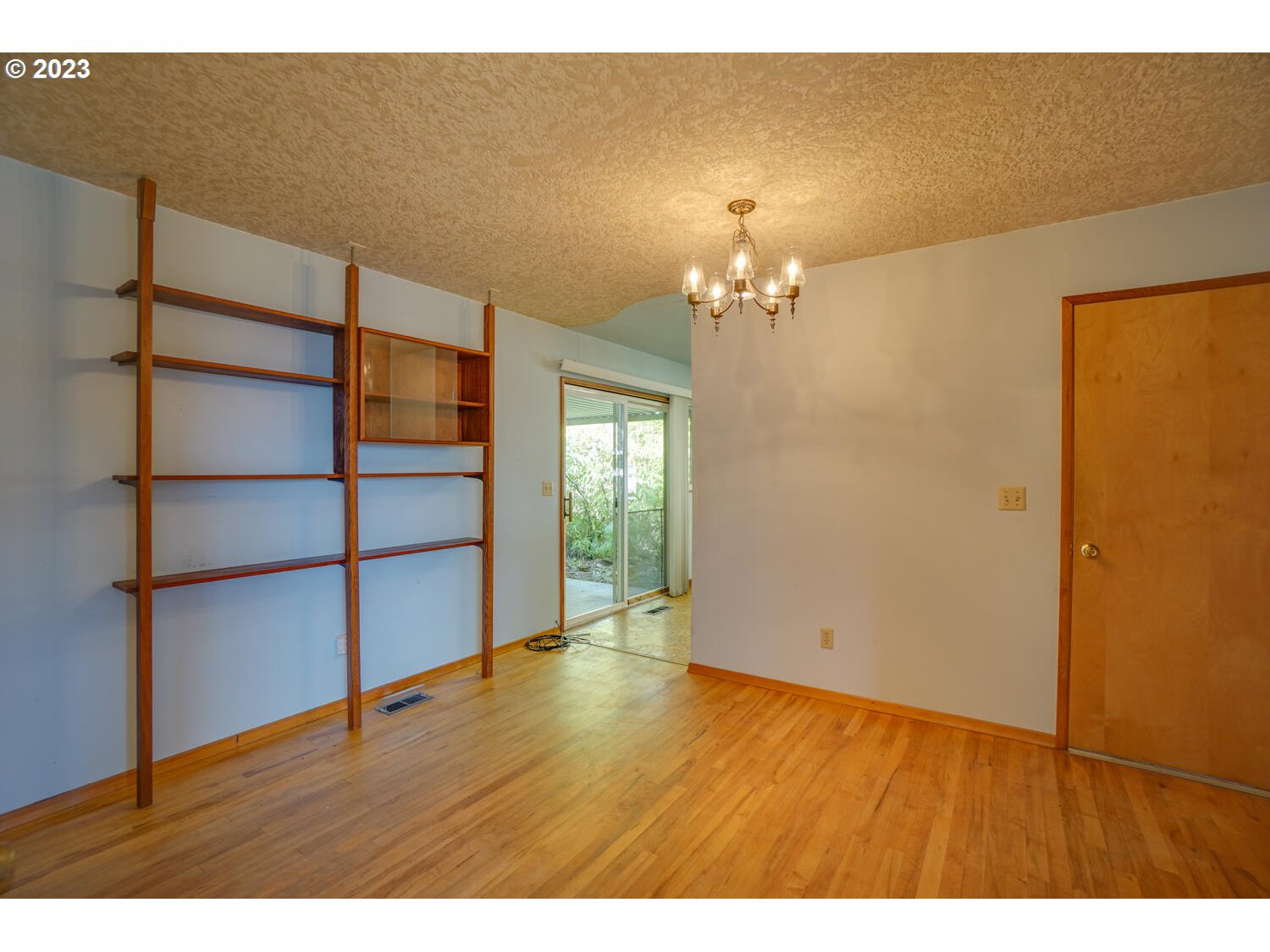 635 Northwest 18th Loop Camas, WA 98607 - Photo 8 of 32 Gallery Image 8