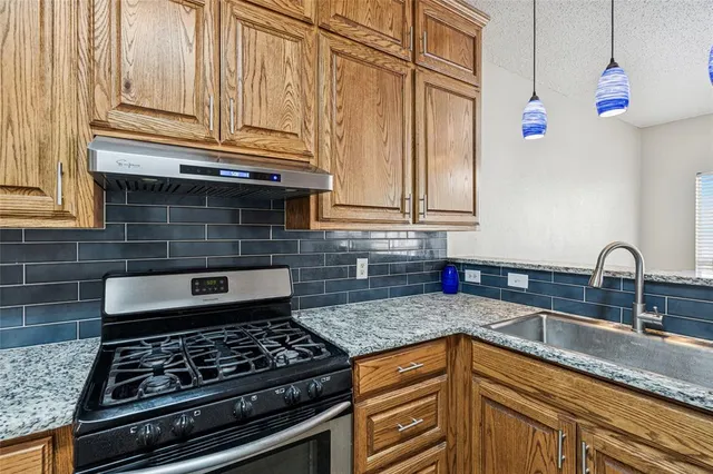 $380,000 | 1116 Grand Central Parkway, Saginaw, TX 76131