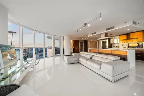 $1,290,000 | 6301 Collins Avenue, Unit 2705, Miami Beach, FL 33141