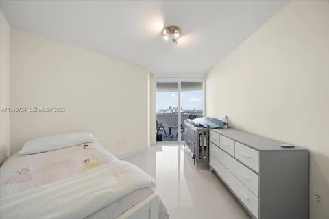 $1,290,000 | 6301 Collins Avenue, Unit 2705, Miami Beach, FL 33141