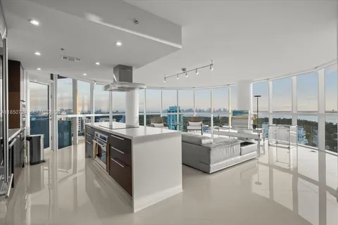 $1,290,000 | 6301 Collins Avenue, Unit 2705, Miami Beach, FL 33141