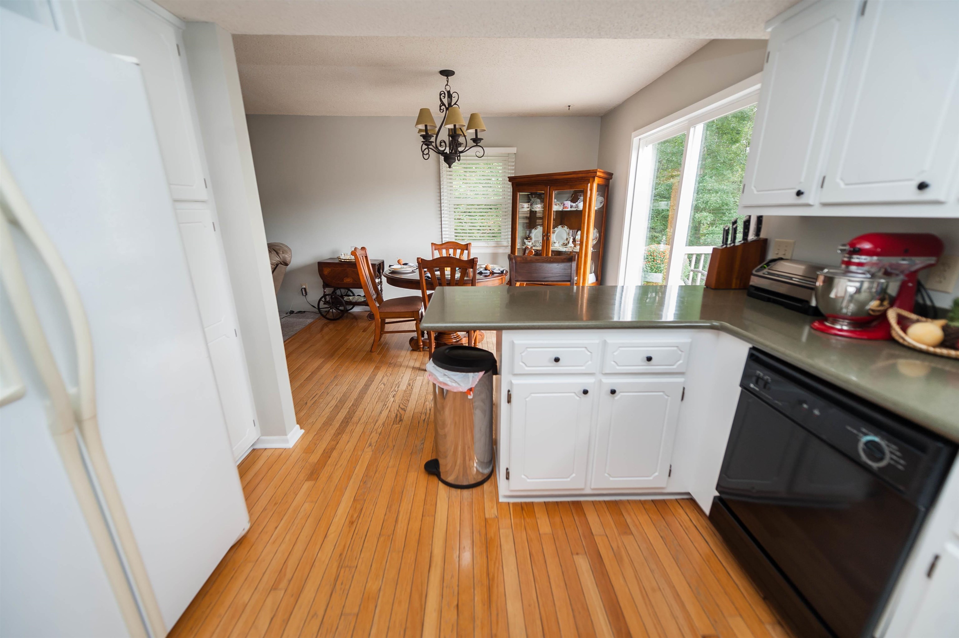 605 Robinson Road Greer, SC 29651 - Photo 4 of 36
