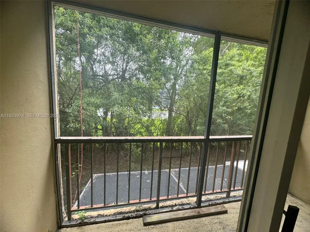 $2,380 | 8810 Fontainebleau Boulevard, Unit 217, Miami, FL 33172