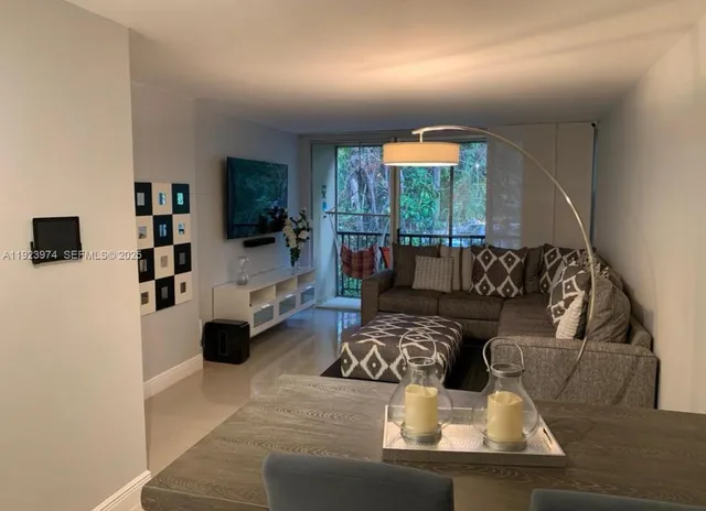 $2,380 | 8810 Fontainebleau Boulevard, Unit 217, Miami, FL 33172