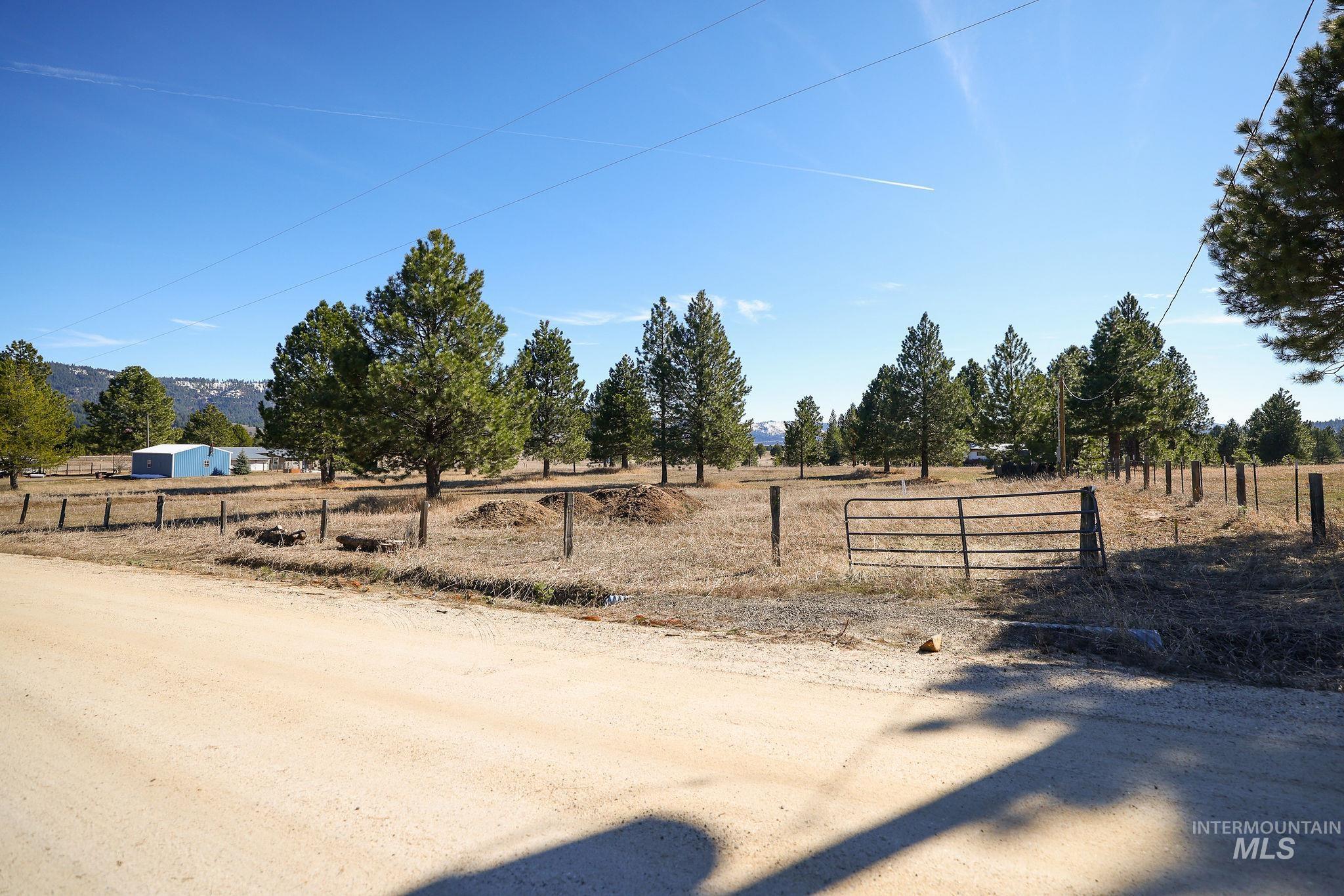15 Rising Lane Cascade, ID 83611 - Photo 3 of 24