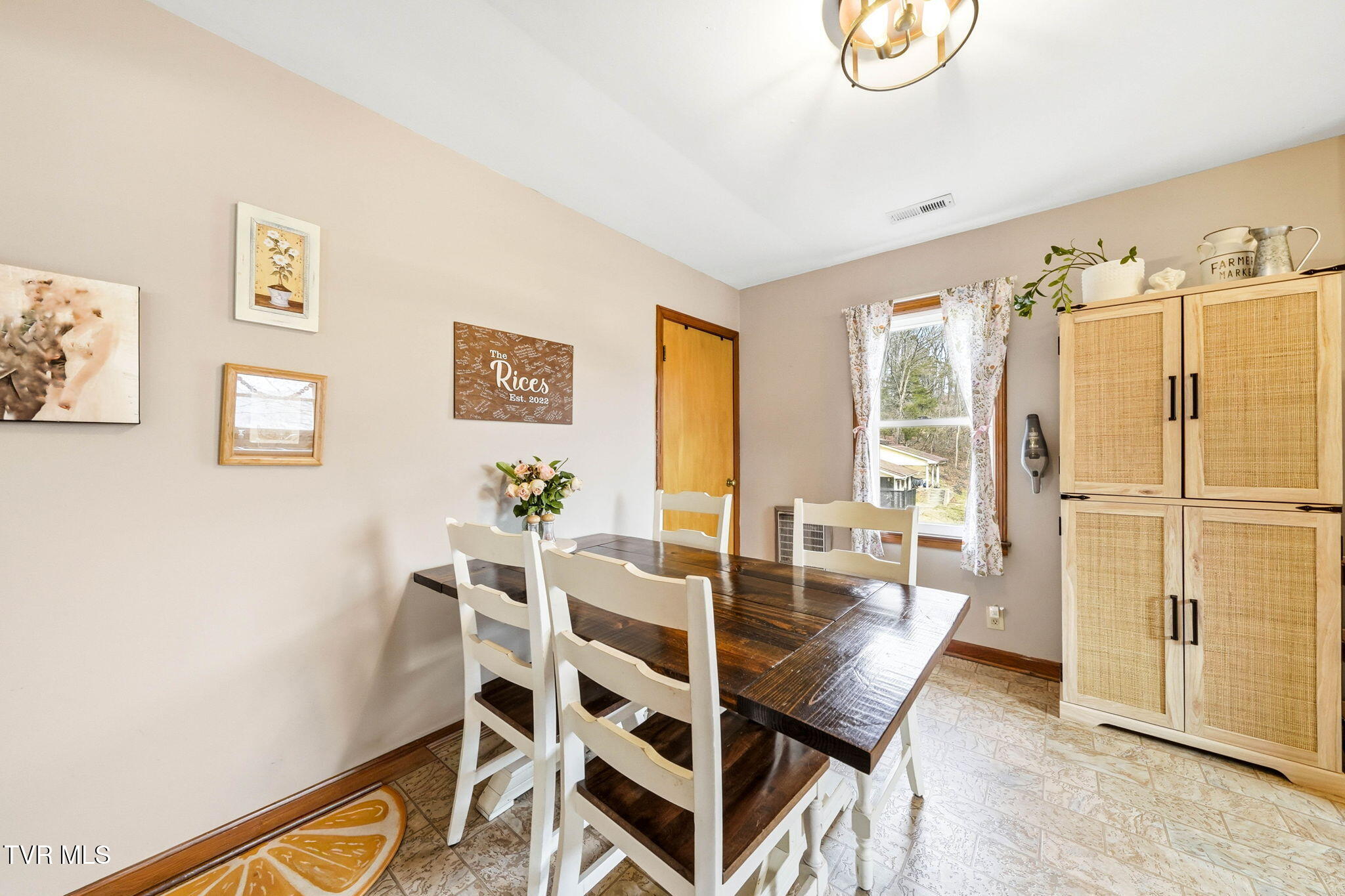 110 Taylortown Road Johnson City, TN 37601 - Photo 8 of 25 24-web-or-mls-110 Taylortown Rd-8