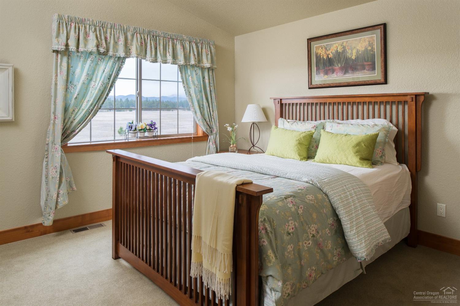 56902 River Road Sunriver, OR 97707 - Photo 19 of 24 Intended to be an office, this bedroom d