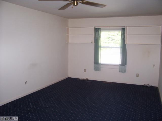 1495 Runabout Road Pfafftown, NC 27040 - Photo 3 of 12 Den/Family/Great Room.