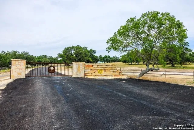 $199,000 | 30 Buckskin Path, Fredericksburg, TX 78624
