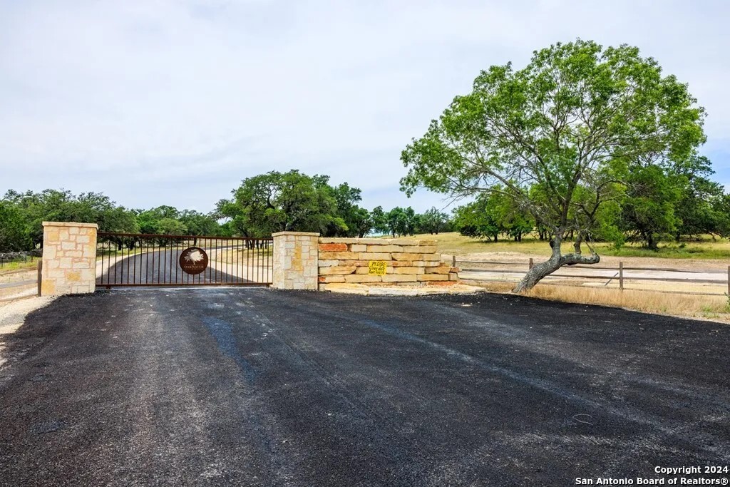 30 Buckskin Path Fredericksburg, TX 78624 - Photo 32 of 33