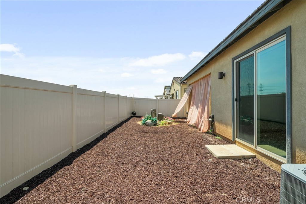1649 Spring Run Lane Beaumont, CA 92223 - Photo 34 of 53 Gallery Image 34
