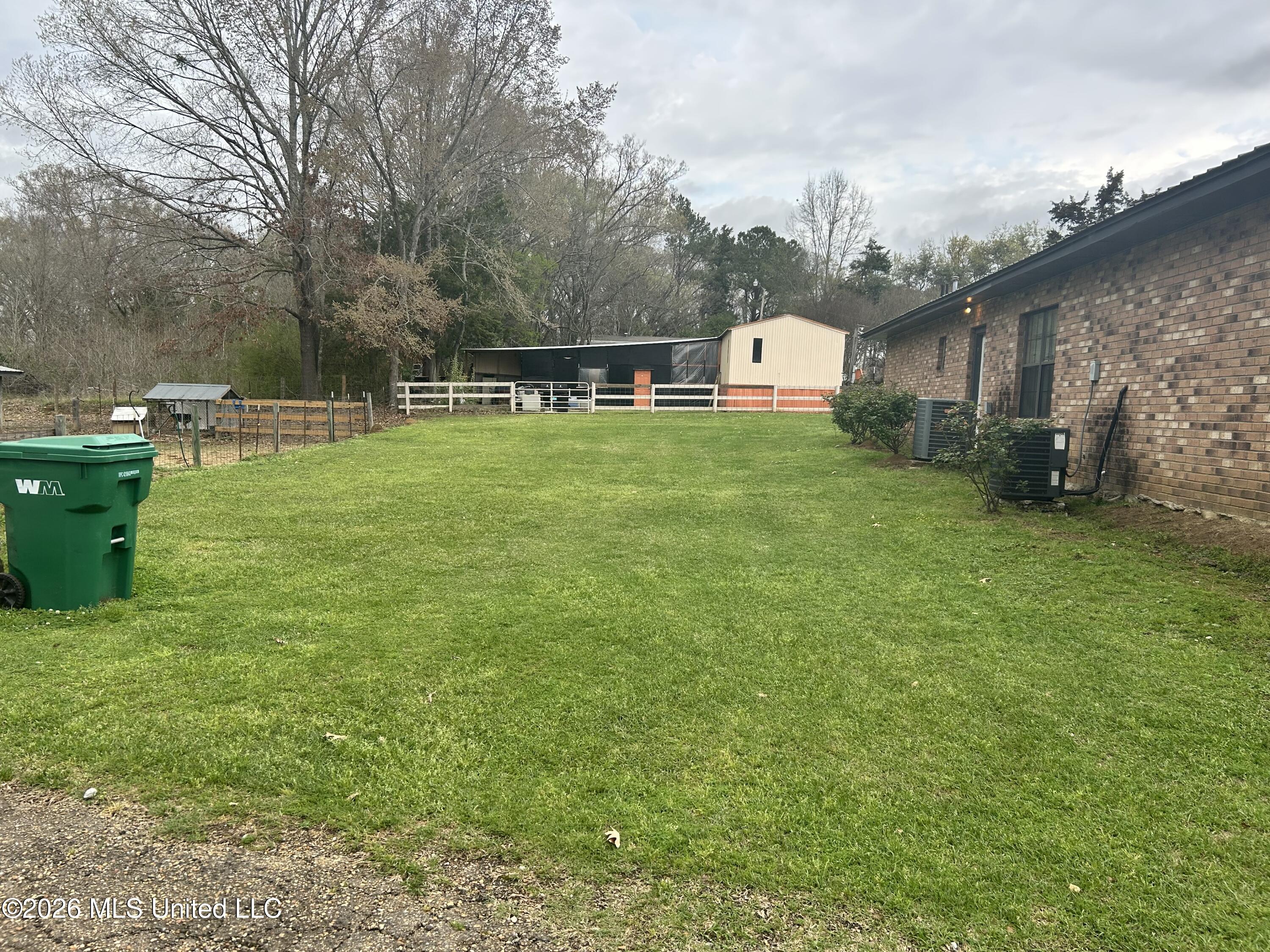 1083 Jones Road Edwards, MS 39066 - Photo 6 of 30 IMG_5641