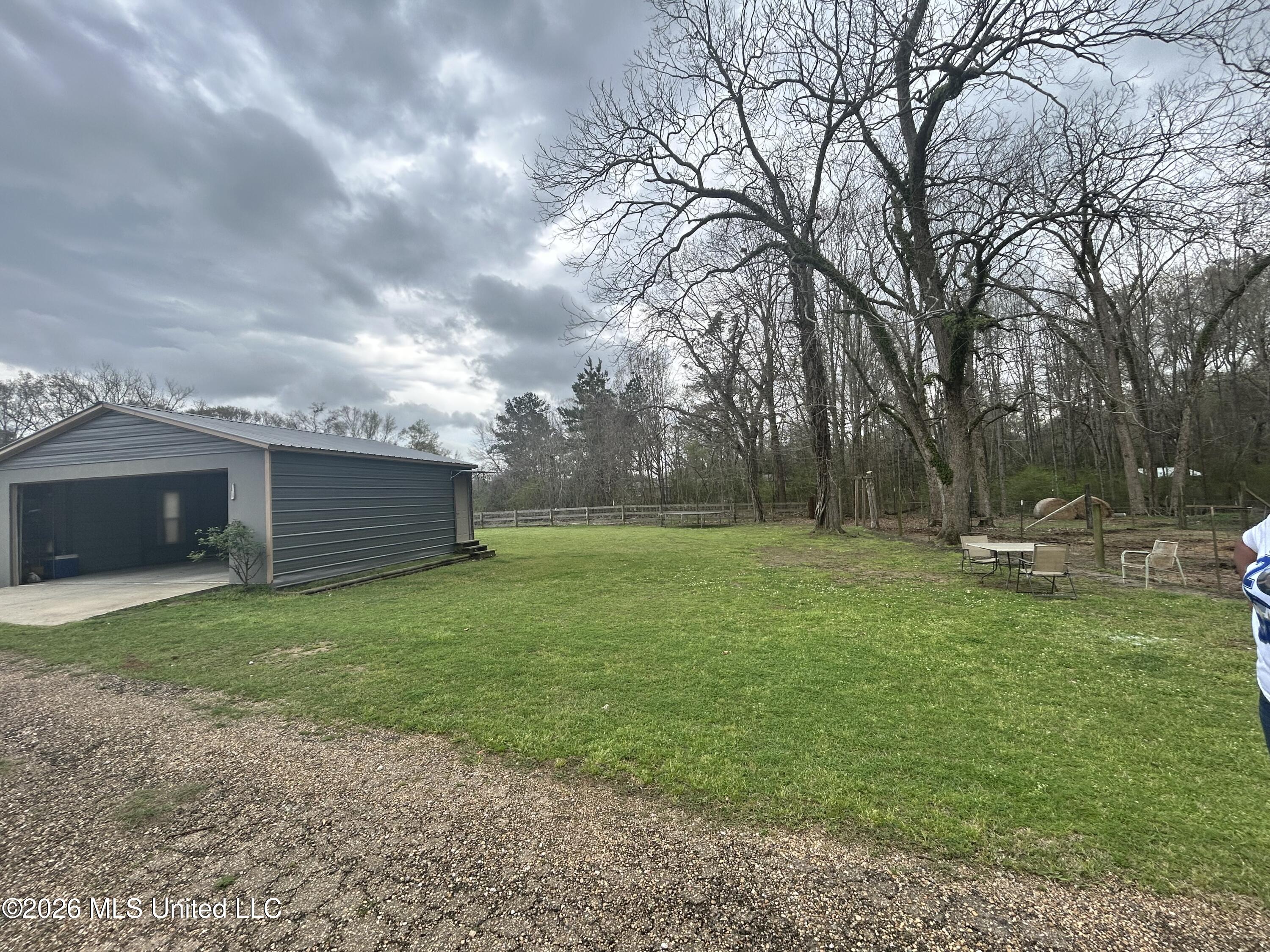 1083 Jones Road Edwards, MS 39066 - Photo 7 of 30 IMG_5642