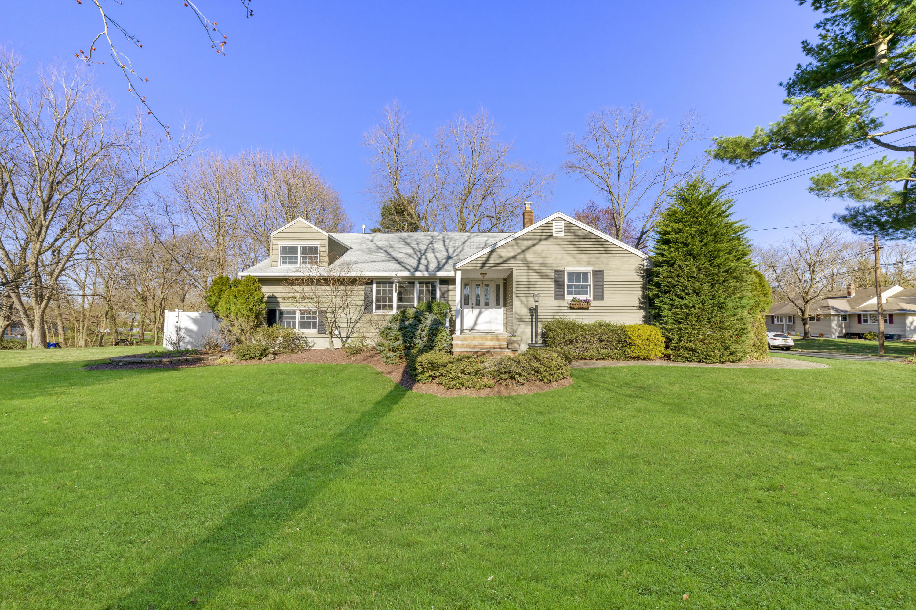 32 Chestnut Ridge Road Holmdel, NJ 07733 - Photo 1 of 24 Front