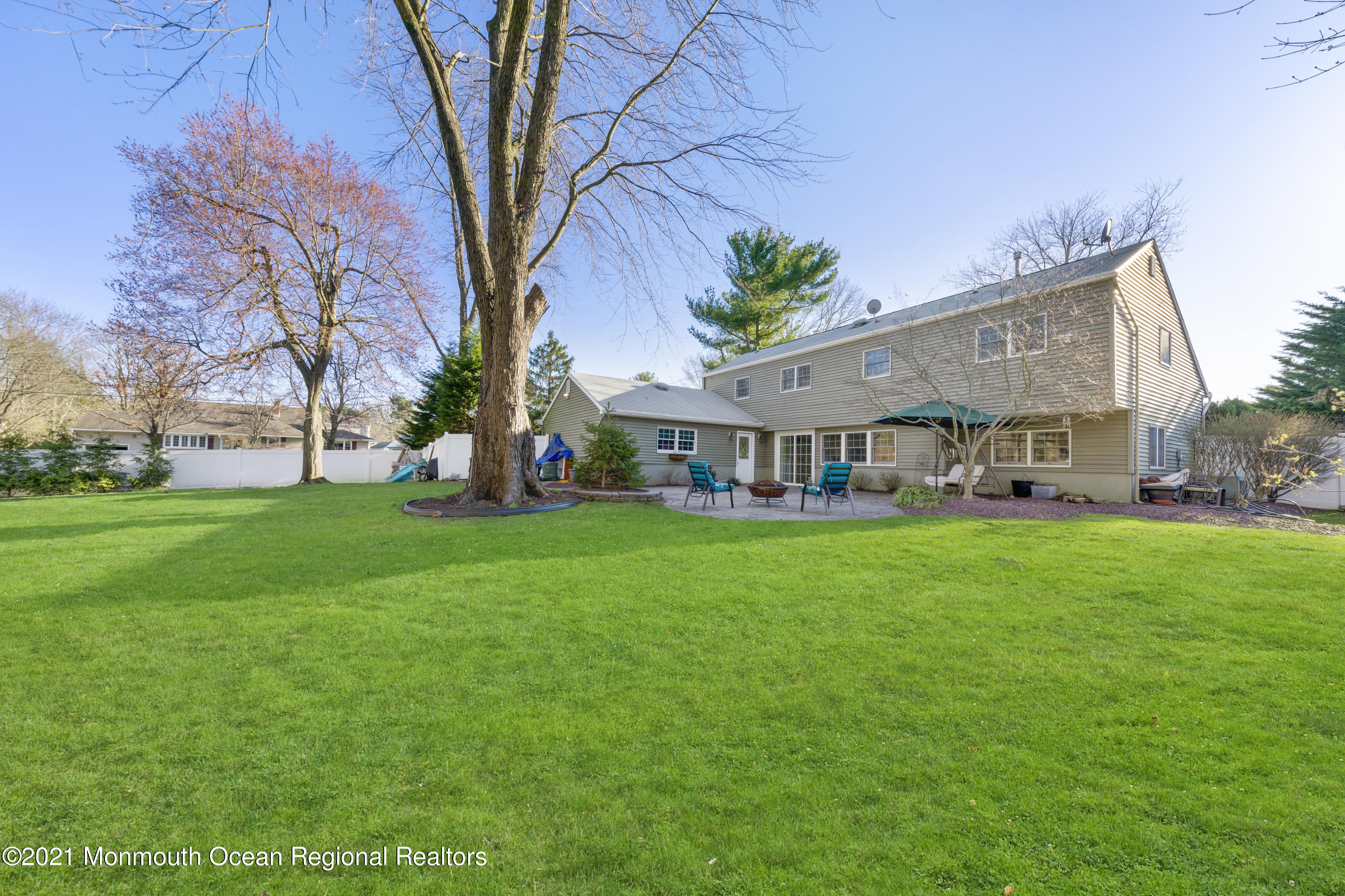 32 Chestnut Ridge Road Holmdel, NJ 07733 - Photo 2 of 24 Corner Lot