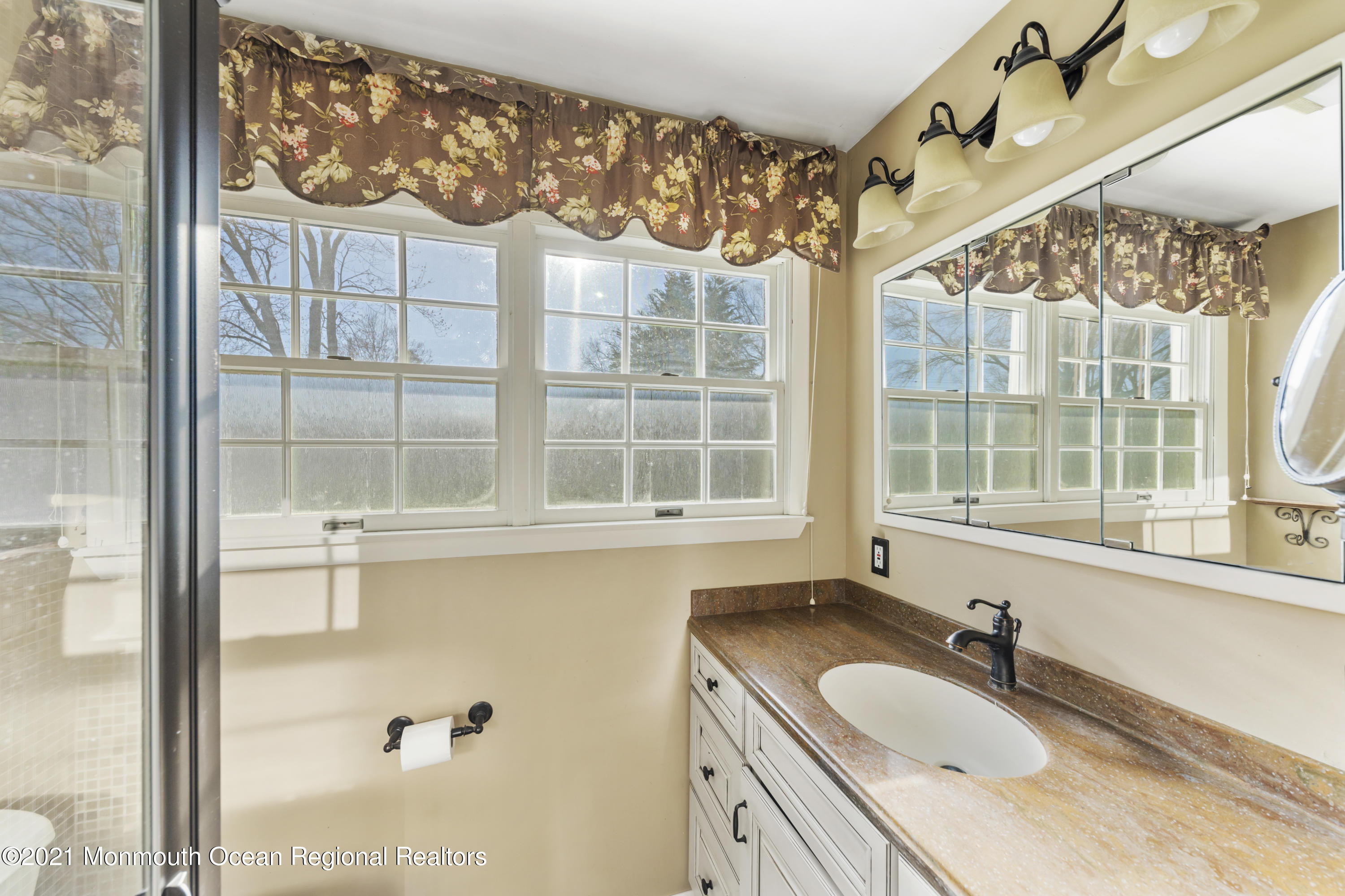 32 Chestnut Ridge Road Holmdel, NJ 07733 - Photo 17 of 24 Master Bath