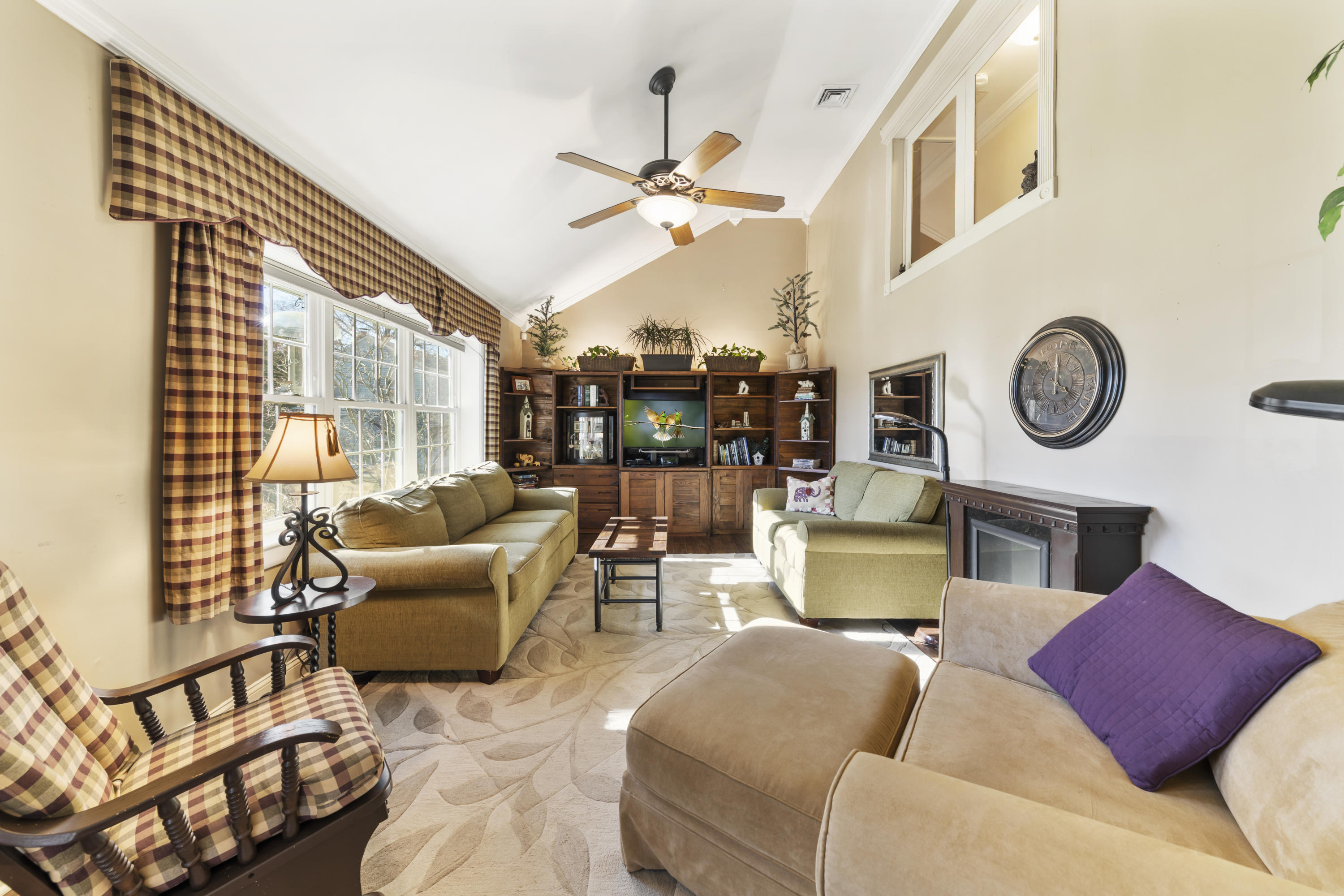32 Chestnut Ridge Road Holmdel, NJ 07733 - Photo 10 of 24 LLiving Room