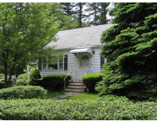 46 Lindor Road North Reading, MA 01864 - Photo 2 of 8 Gallery Image 2
