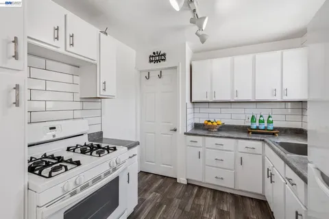 $700,000 | 4061 Maiden Lane, Union City, CA 94587