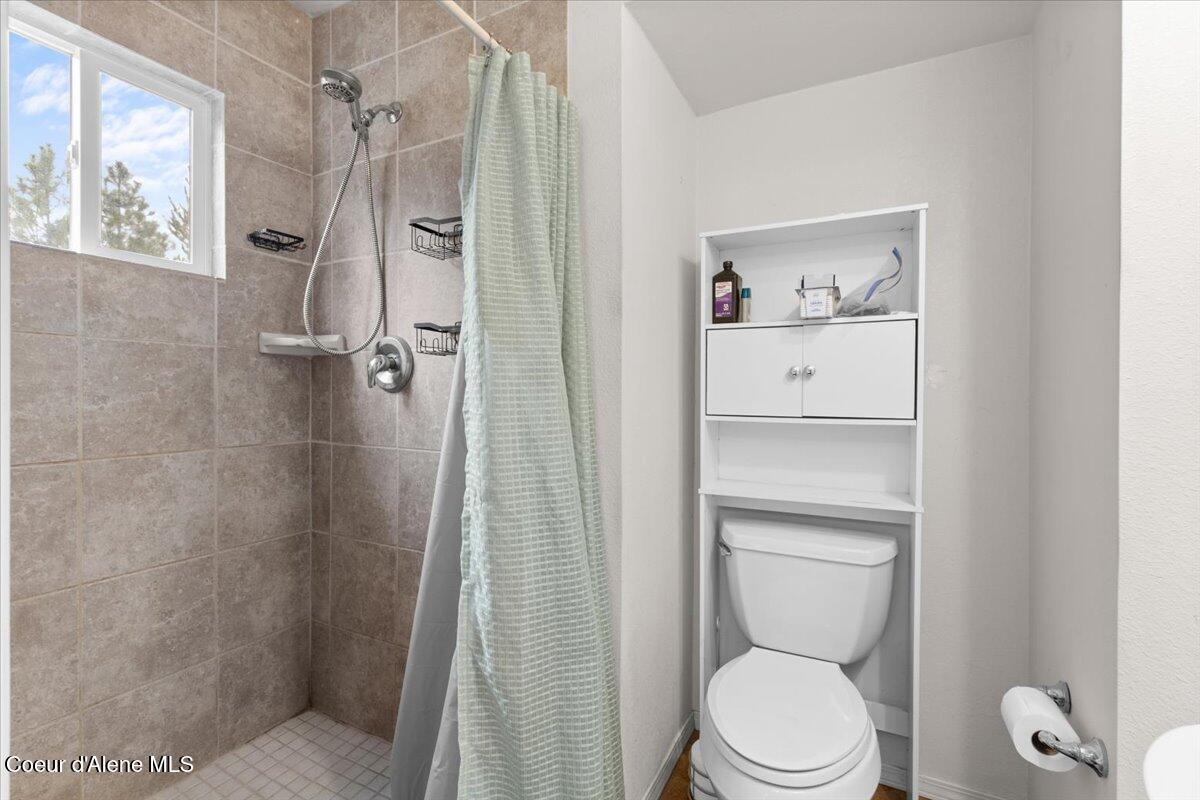 286 East Dufort Road Sagle, ID 83860 - Photo 15 of 37 15-IMG_9862